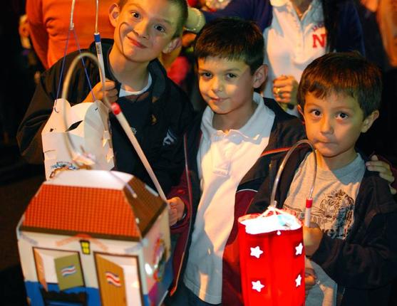 Lantern parades light up Costa Rica's independence eve