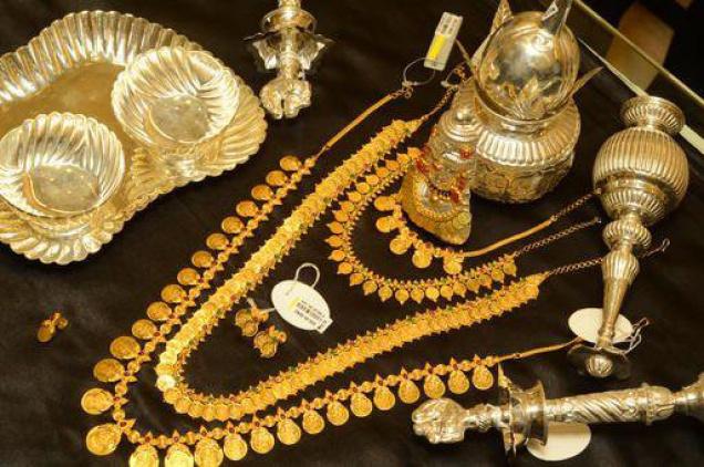 PRECIOUS–Gold down 1 pct as traders focus on US Fed tapering