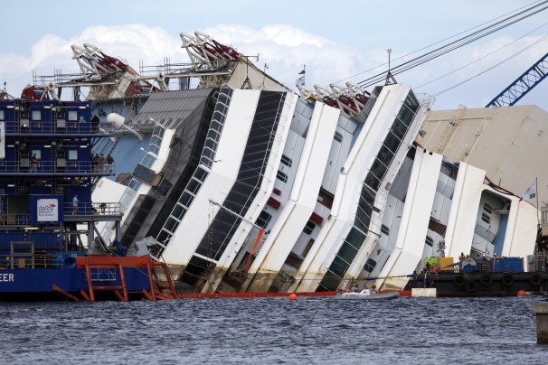 Shipwrecked Concordia cruise ship is wrested off Italian reef yet operation …