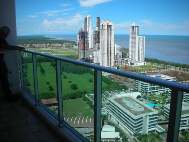 REAL ESTATE 1 : Towers and prices on the rise in Costa Del Este