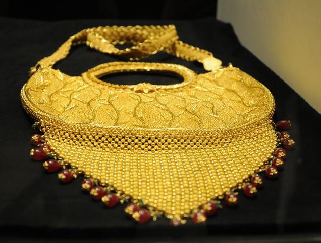 Import duty on gold jewellery hiked to 15 %