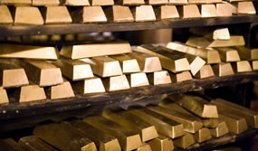 Gold Extends Biggest Decline in a Week on Outlook for Fed Taper