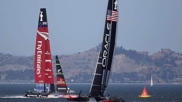 Ellison ditches cloud keynote for billionaires' boat race