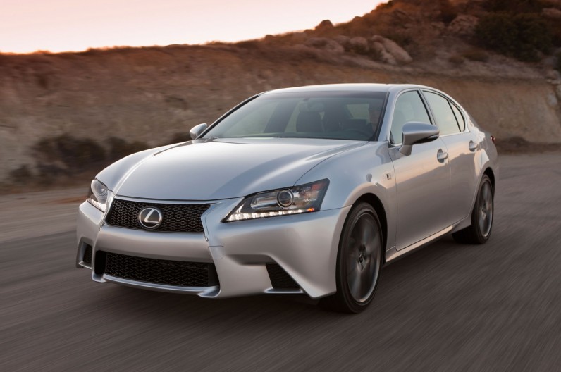 Lexus GS 450h Moves the Benchmark for Luxury Hybrids