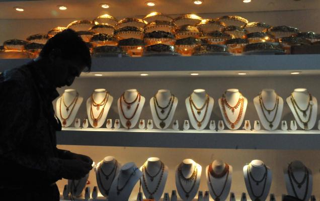 Gold maintains buoyancy on rising demand, silver surges
