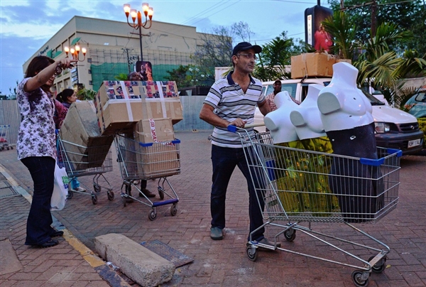 Kenyan soldiers responding to mall attack looted stores, owners say