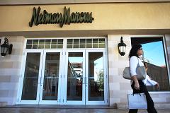 Neiman Marcus offers year-round free shipping