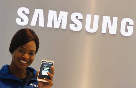 Samsung posts record sales; HTC first losses
