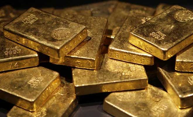 Gold price edges higher at Rs 29960 on better retail buying