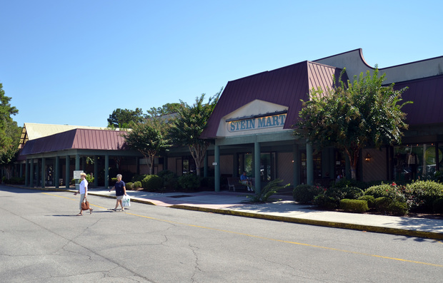Pineland Station owners ponder Hilton Head shopping center's overhaul