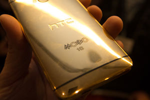 Hands On With the Gold HTC One