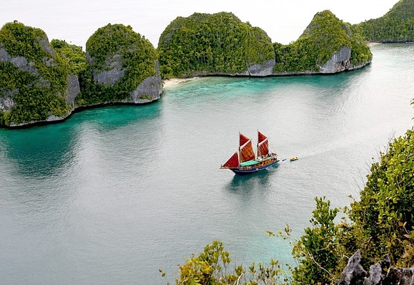 The Most Exotic, Luxurious Diving Trip In The World