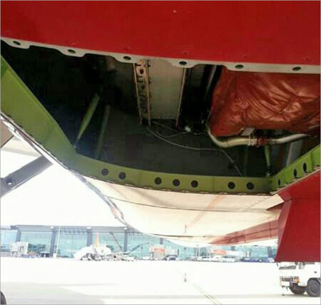 Boeing readies patch for fire-damaged 787