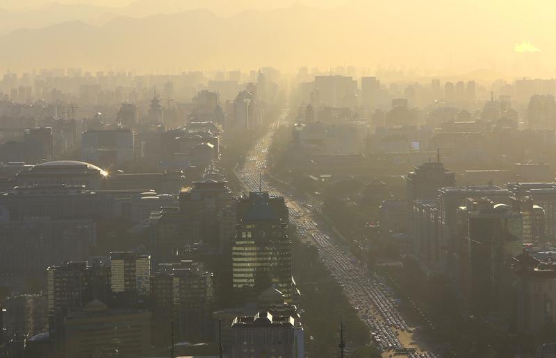 China blames weather for hampering efforts to banish smog