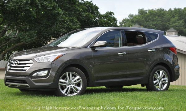 2013 Hyundai Santa Fe Sport Review: Standing Out in a Packed Segment