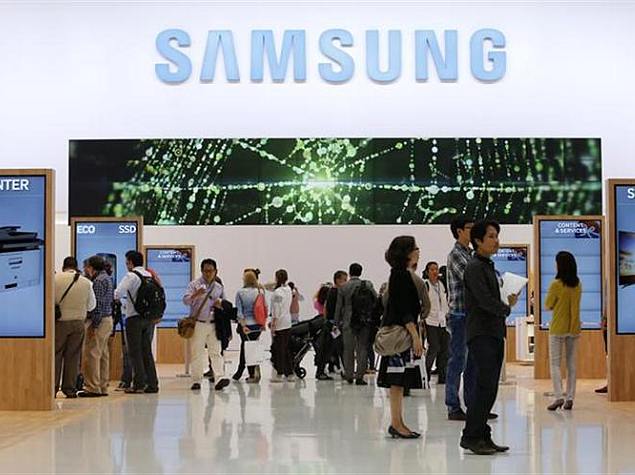 UPDATE 3-Samsung Elec vows more aggressive investment, targets tablets