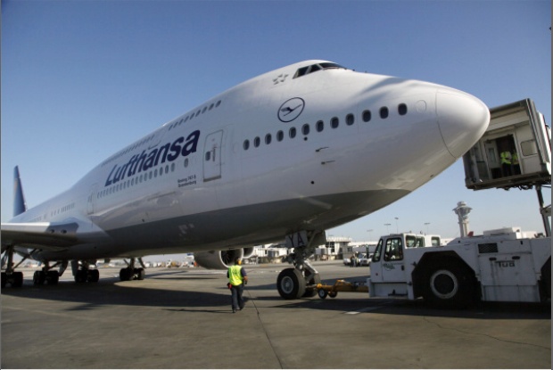 Boeing 747's era long gone because of jet's jumbo size, fuel use