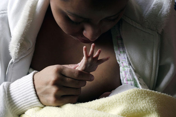 Britain pays mothers to breastfeed