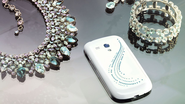 Samsung Galaxy S3 mini Crystal Edition looks sober in spite of the Swarovski bling