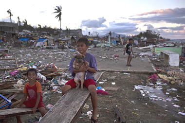 Typhoon Haiyan: Americans' interest and philanthropy flagging, Pew finds (+video)