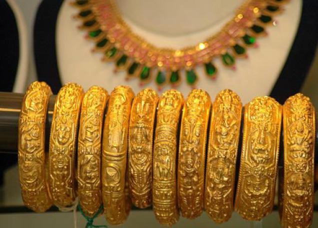 Gold prices soar to Rs 31, 625 on seasonal demand, global cues