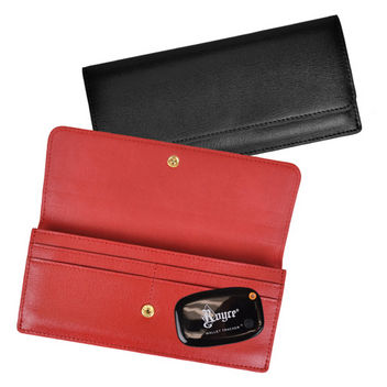 World's first leather wallet with GPS