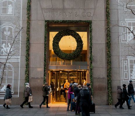 Tiffany profit tops estimates after jeweller raises prices