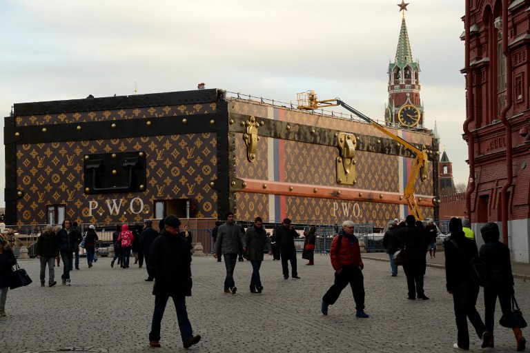 Giant Louis Vuitton trunk ordered off Red Square