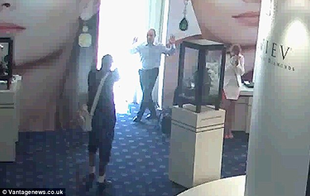 Cannes robbery: CCTV footage emerges of £88MILLION Cannes gems raid