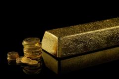 Gold jumps, but set for biggest drop in 5 months