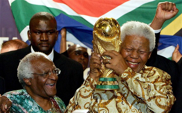 Nelson Mandela: Desmond Tutu appeals for South Africa to unite