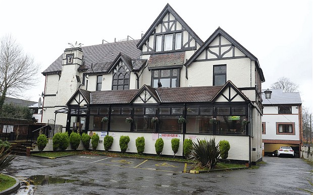 Asylum seekers put up in luxury hotel at cost of £400000