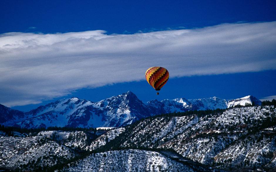 Winter adventure: hot-air ballooning in Colorado