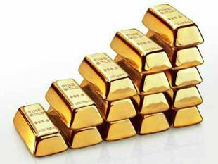 Gold zooms on frantic buying, strong global cues