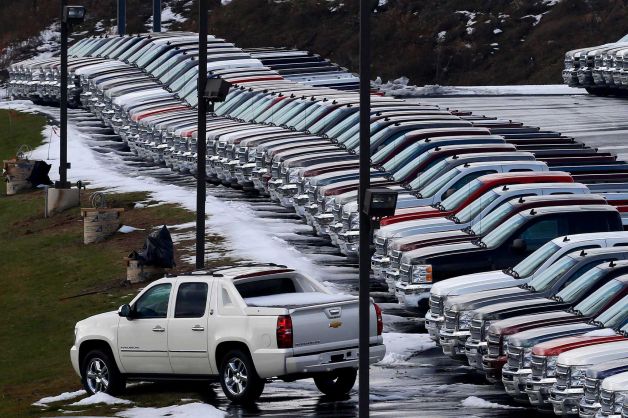 Car dealers offer end-of-year prices