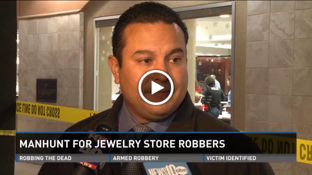 Armed robbers hit jewelry store with employees, customers inside