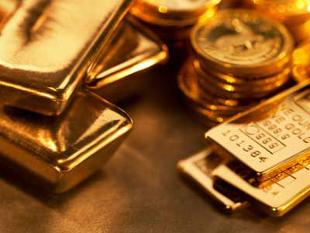 Investors sell gold; demand remains muted