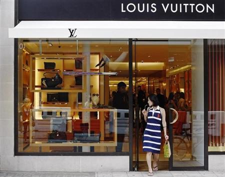 Why Chinese shoppers buy luxury goods overseas