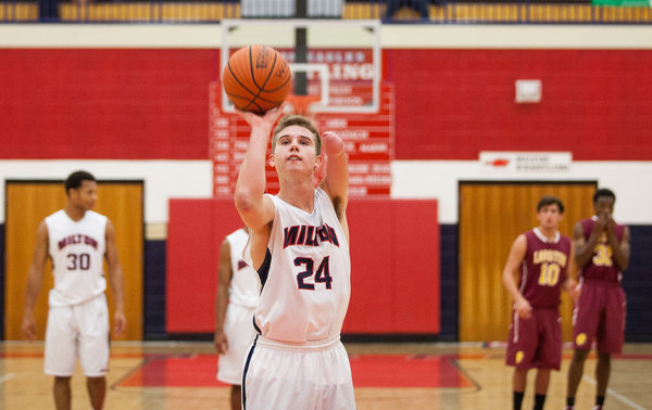 One-Handed Basketball Player Gets a Shot With Florida