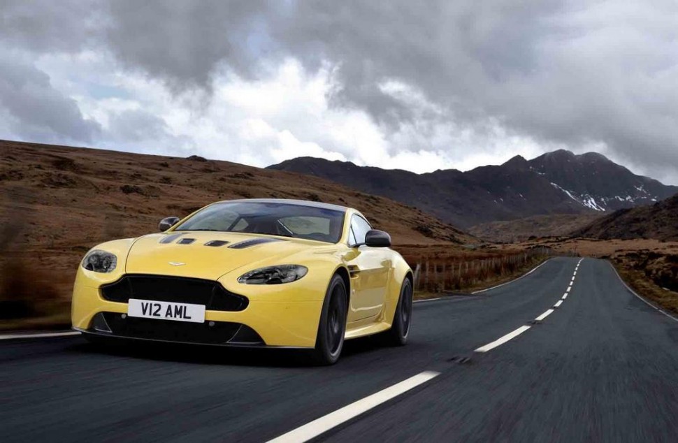 Will the 2016 Aston Martin Vanquish Beat Ferrari With Mercedes' Help?