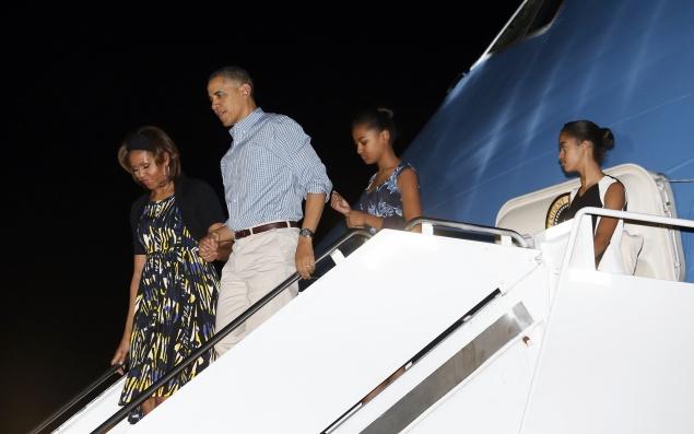 Obama, family begin 17-day Christmas vacation in Hawaii