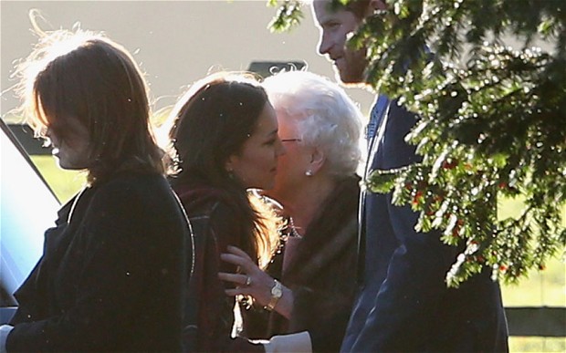 Royal family arrives for traditional Christmas Day church service at the Queen …