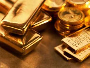 Gold recovers on Christmas demand, global cues