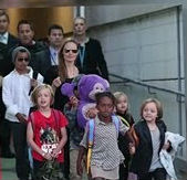 Angelina Jolie, Brad Pitt in Australia: Couple Bonds With Kids at Zoo (PHOTOS)