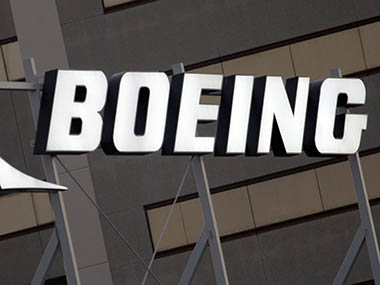 Boeing tells state leaders 777X wing plant is at risk
