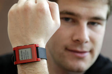 Rise of the smart watch: Dick Tracy would've loved the Pebble