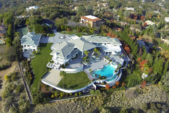 Estate Once Owned by Eddie Murphy Asks $12 Million