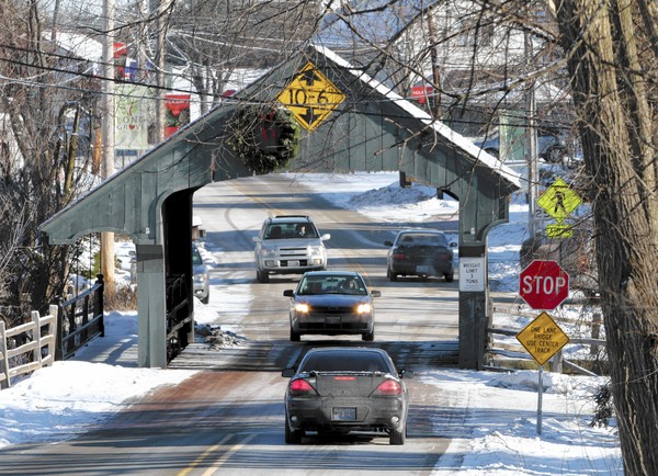Long Grove plan may pave way to privatize public roads