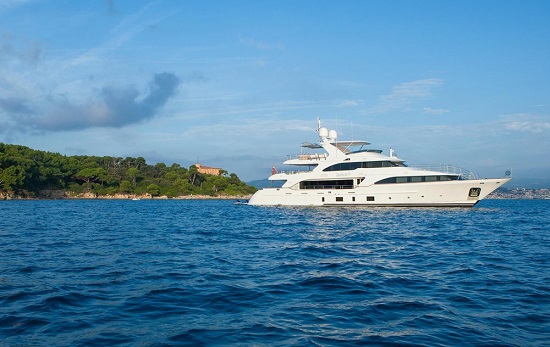 Superyacht of the week: Charter yacht Dyna ®