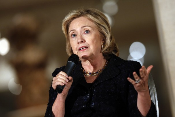 Walton, Benioff Join Billionaires Backing Clinton in 2016